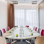 Intercityhotel Hauptbahnhof-ost 호텔